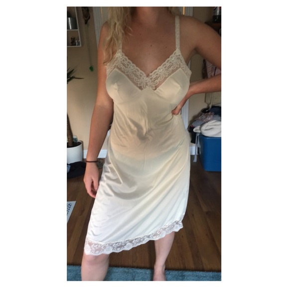 Night dress - Picture 1 of 3